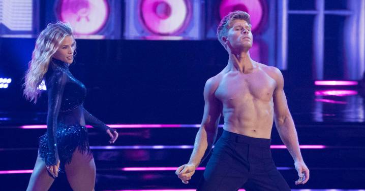 Robert Irwin's 'DWTS' Partner, Witney Carson, Comments on Shirtless Dance