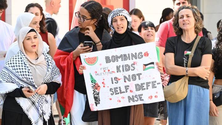 Estudiantes apoyan a Palestina desde Elche: "Es un genocidio mantenerse neutral”