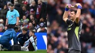 Aston Villa venció al Manchester City con valla invicta de Dibu Martínez, pero hay preocupación por la lesión de Buendía