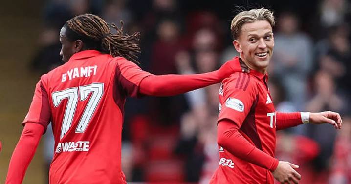 Aberdeen 4 Dundee 0 as Jesper Karlsson stars in long