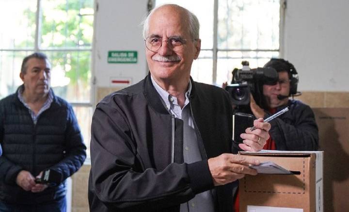 “Esperamos una buena participación”, dijo Jorge Taiana tras sufragar