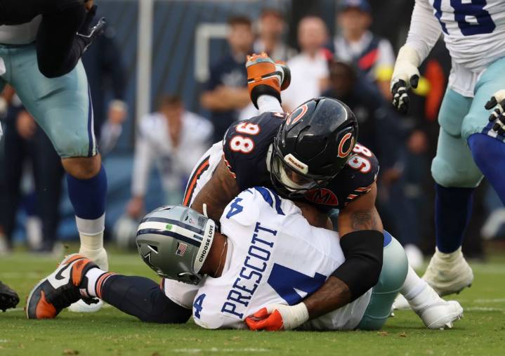 Column: Chicago Bears need DE Montez Sweat to regain top form — or the ‘Tez Effect’ will have been short