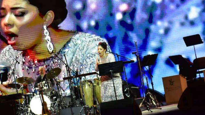 VIDEO Y FOTOS. Lucía Gutiérrez y Tonatiuh Vázquez Jazz Orchestra brillan en el Cervantino