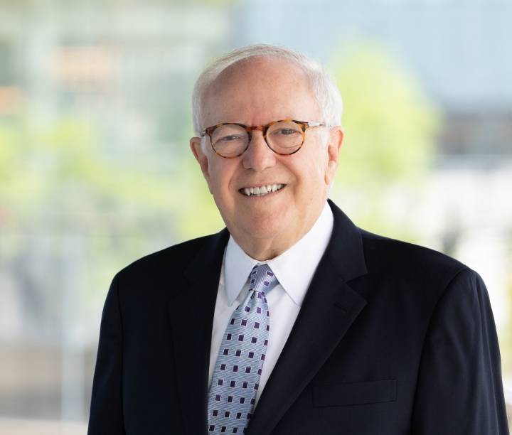 Column: Attorney for presidents Bob Barnett kept Waukegan ties