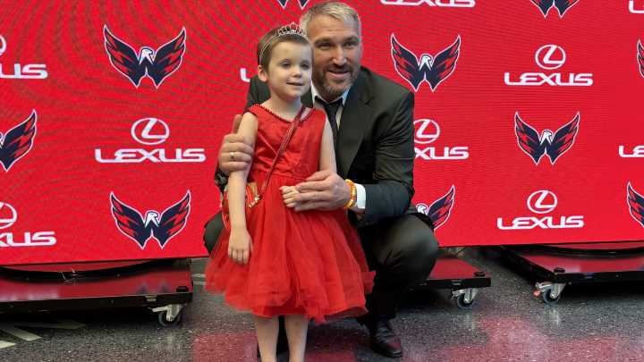Ovechkin, pediatric cancer patient walk red carpet before Capitals season opener