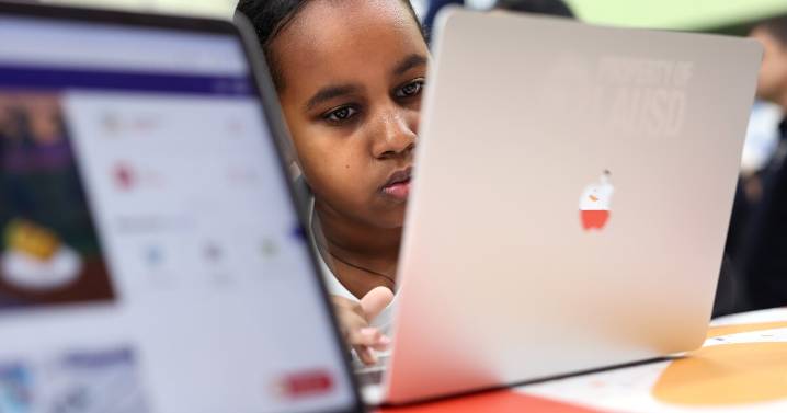 New California law forces chatbots to protect kids’ mental health