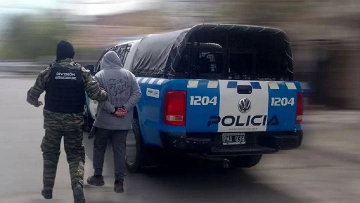 Concretaron 3 operativos por narcomenudeo en la provincia; encontraron drogas, dinero y armas