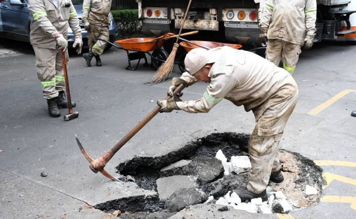 ¡No fue socavón! Reparan hundimiento en la colonia del Valle