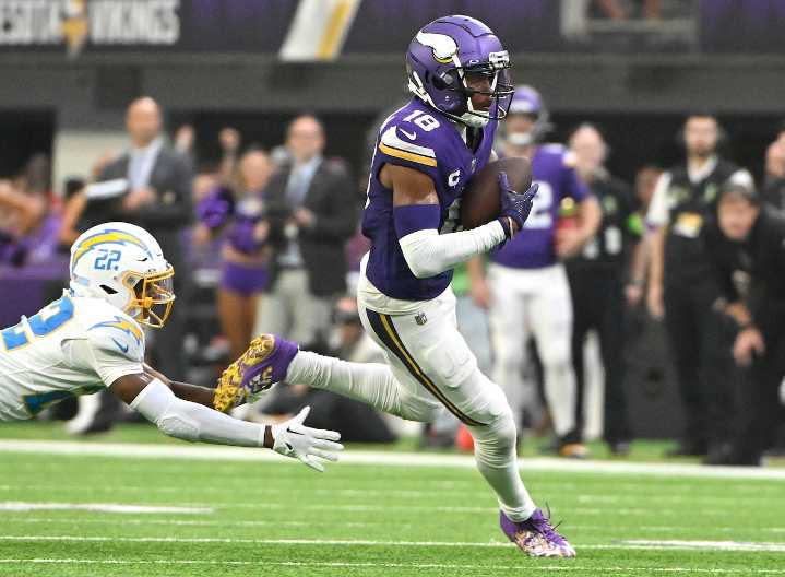 NFL TNF Vikings vs. Chargers: Odds, prediction and best bet, plus Anytime TD prop probabilities for tonight
