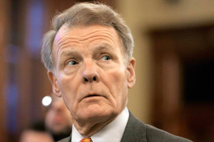 Mike Madigan entra en prisión para cumplir condena por corrupción