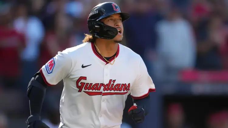 Guardians remontan con explosión ofensiva y ganan clave juego 2 ante Tigers