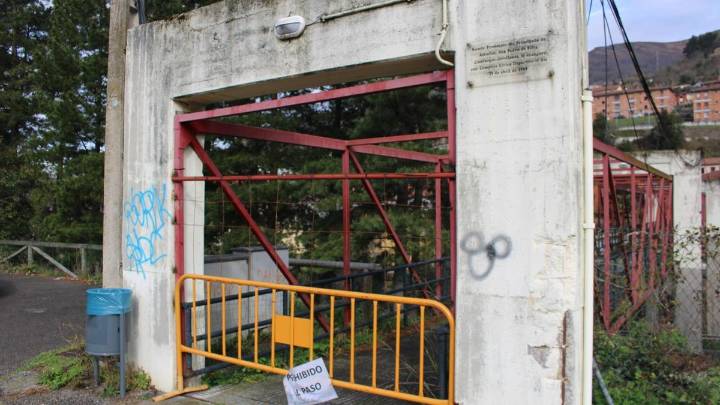 Un año de largos rodeos y de incomodidades: los vecinos de Caborana reclaman celeridad en la obra de la pasarela, "es un punto neurálgico"