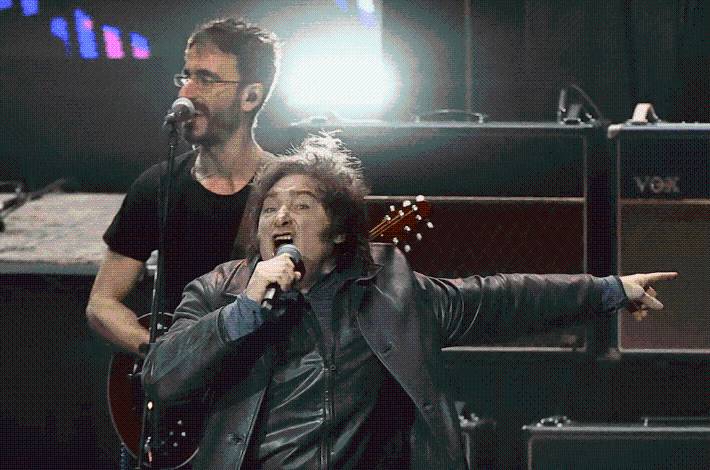 Milei en el escenario: música, campaña y ataques al kirchnerismo: “Ganaron un round, no la batalla”