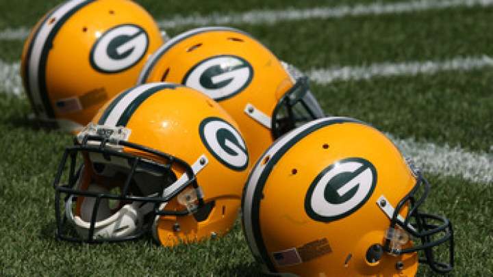 Packers switch planes, after delay of more than five hours