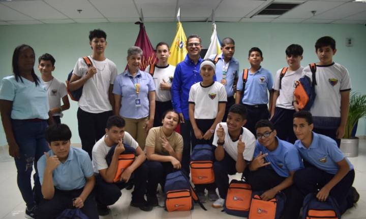 Alcalde León Jurado entregó Kits escolares a Fundación Asperger Los Jarales