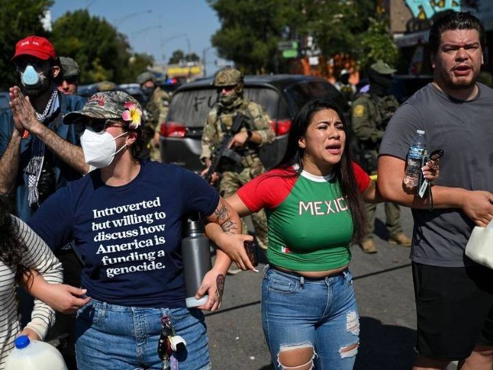 ICE agents, protesters clash in Chicago;