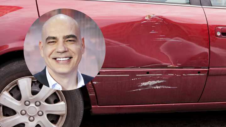 Le rayan el coche a Nacho Abad al salir del gimnasio y, cuando pilla a la señora que lo ha hecho, no puede dar crédito a lo que hace: "Mira, sí, al calvo este..."