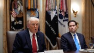 Trump afirma que Ucrania aún podría "ganar" la guerra pese a sus advertencias a Zelenski