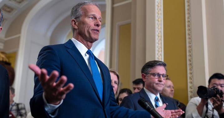 Federal government shutdown grinds into a secon…