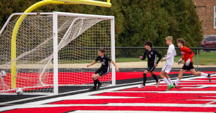 Photos: Manteno vs. Reed-Custer - Class 1A Momence Regional boys soccer championship – Shaw Local