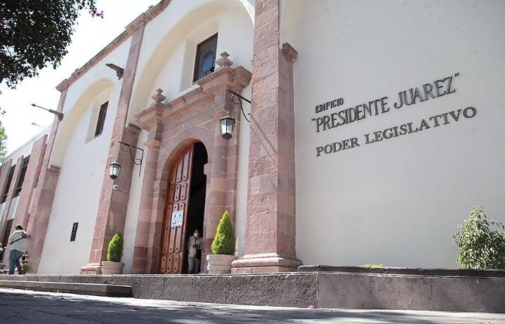 Diputados hacen vaquita y apenas juntan 100 mil para damnificados