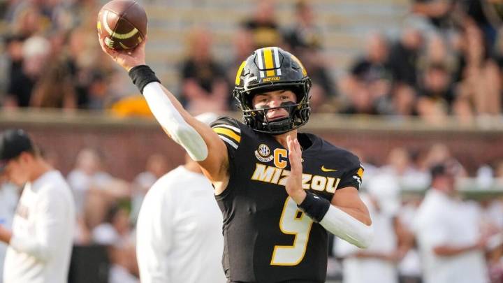 Week 7 college football picks, odds, predictions from legendary Vegas expert