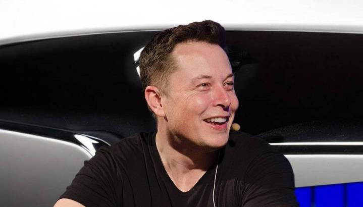 Elon Musk amenaza con irse de Tesla si no se aprueba su paquete salarial de un billón de dólares