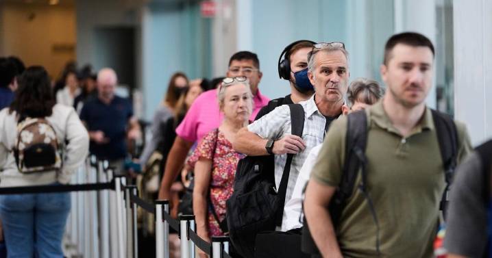 New policy will require all travellers to U.S. have photo taken on entry and exit