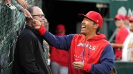 Report: Angels hire former catcher Kurt Suzuki as next manager
