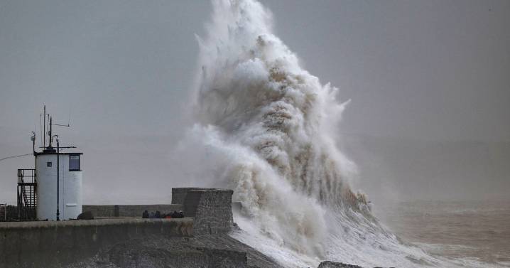 Met Office maps show where strongest wind gusts up to 66mph could batter UK