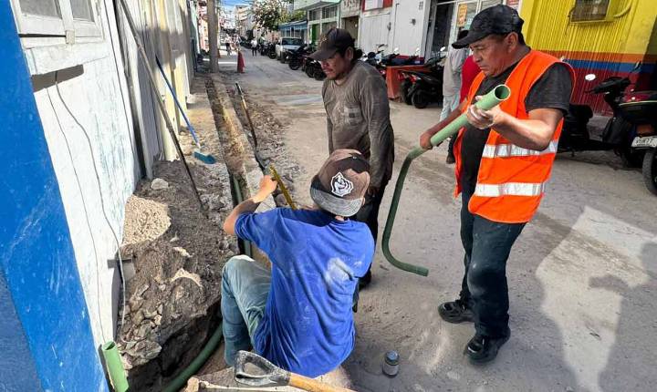 Avanzan trabajos de soterramiento de la red eléctrica en Isla Mujeres