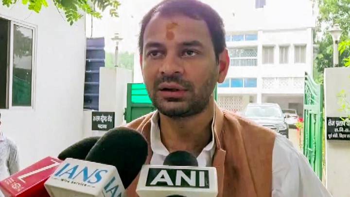 Tej Pratap booked for MCC 'violation' while filing nomination for Bihar polls
