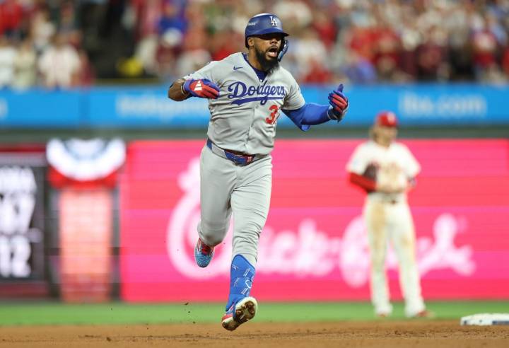 NLDS: Dodgers wipe out 3-0 deficit to take Game 1 from Phillies [updated]