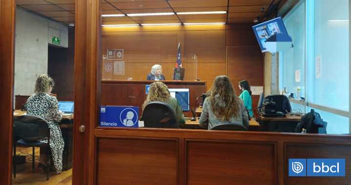 Hombre queda preso tras apuñalar a expareja en paradero: amenazó de muerte a mujer e hijos en común