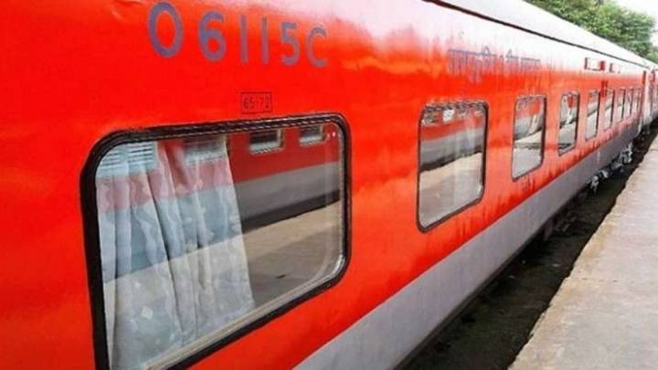 Amritsar-Saharsa train coach catches fire, one passenger suffers major burns