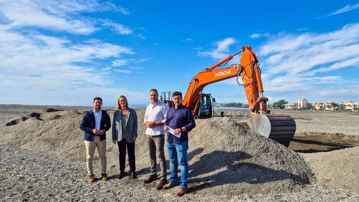 Motril impulsa la revegetación de la Playa del Cable con inversión de 300.000 euros
