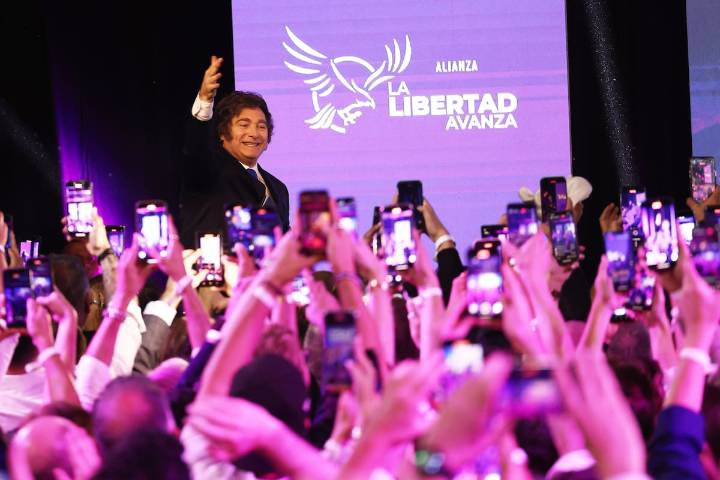 Las noticias, en 2 minutos. Suben las acciones argentinas en Wall Street tras las elecciones; EE.UU. felicitó a Milei por los resultados
