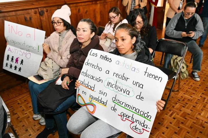 Presentan iniciativa de ley para garantizar derechos e inclusión de personas con autismo en Michoacán