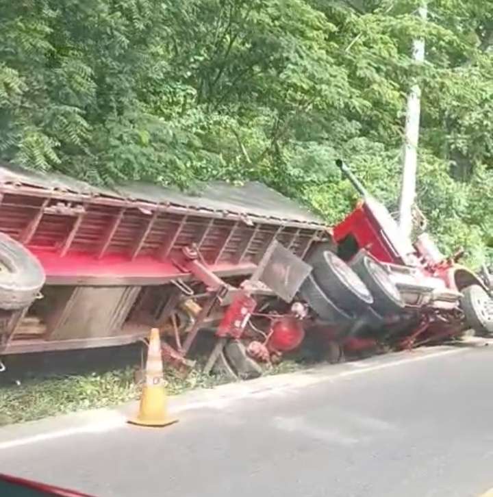 Accidente de tránsito en el puente La Aguja paraliza el tráfico hacia la Zona Bananera