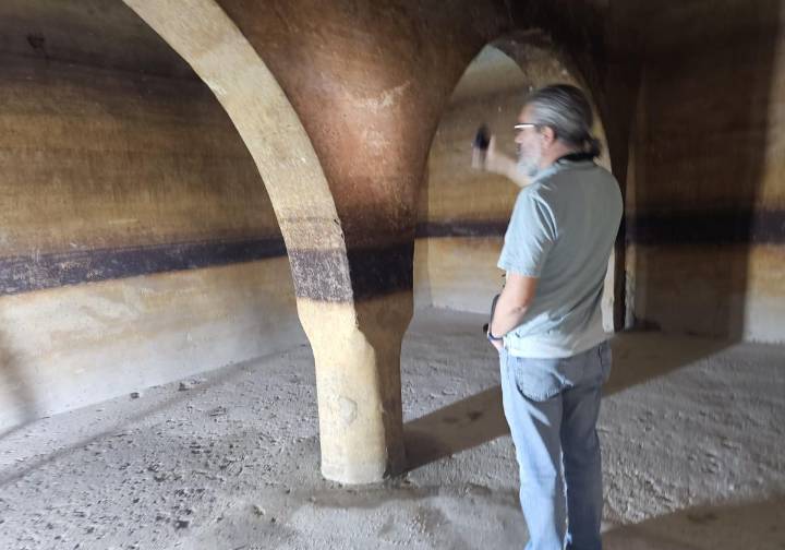 Sorpresa en las obras del castillo de Santa Bárbara: encuentran armas históricas y un aljibe del siglo XVI