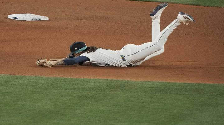 Mariners fans are going through it after seeing Game 3 final score