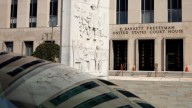 Desconfianza hacia los agentes federales cobra protagonismo en el juicio de una manifestante anti