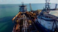 “Masacre laboral” en la Sonda de Campeche por adeudos de Pemex