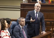 El Pleno del Parlamento, en directo: Clavijo responde a cuestiones sobre vivienda y los compromisos del Estado