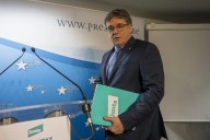 Puigdemont se rebela contra la condena a Vic por exigir demasiado catalán a sus empleados: "Volvemos al régimen monolingüe de Franco"