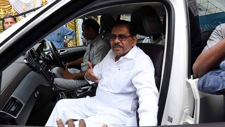 Karnataka: Congress infighting intensifies amid cabinet rejig buzz; Parameshwara backs Muniyappa as chief minister