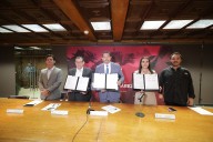 Firma Municipio convenio con NAFIN/Bancomext