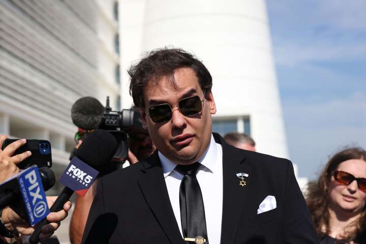 Santos compares himself to Jesus Christ in CNN post