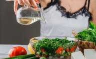Para qué sirve remojar la lechuga en vinagre