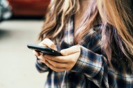 Dos maridos que ni conoce y una deuda telefónica: la pesadilla de Nerea después de que le robaran su DNI